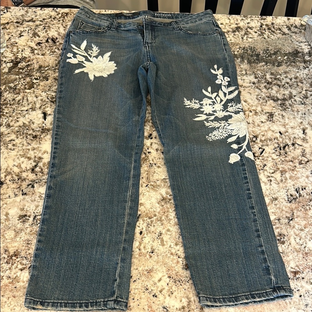 Simply Vera Vera Wang Blue Jeans with White Floral Design
